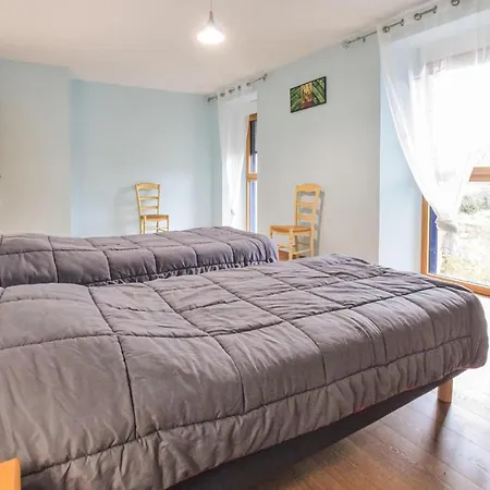 4 Bedroom Stunning In Holiday home