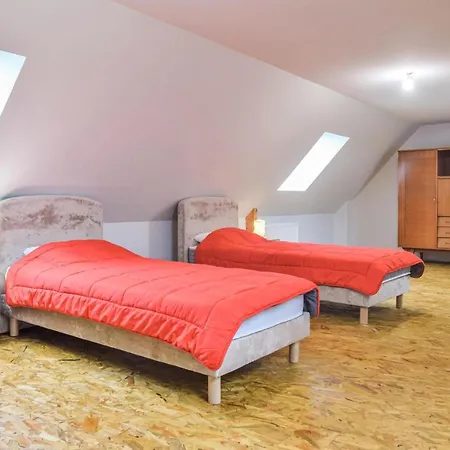 4 Bedroom Stunning In Holiday home