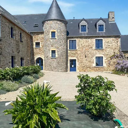 4 Bedroom Stunning In Holiday home Fierville-les-Mines